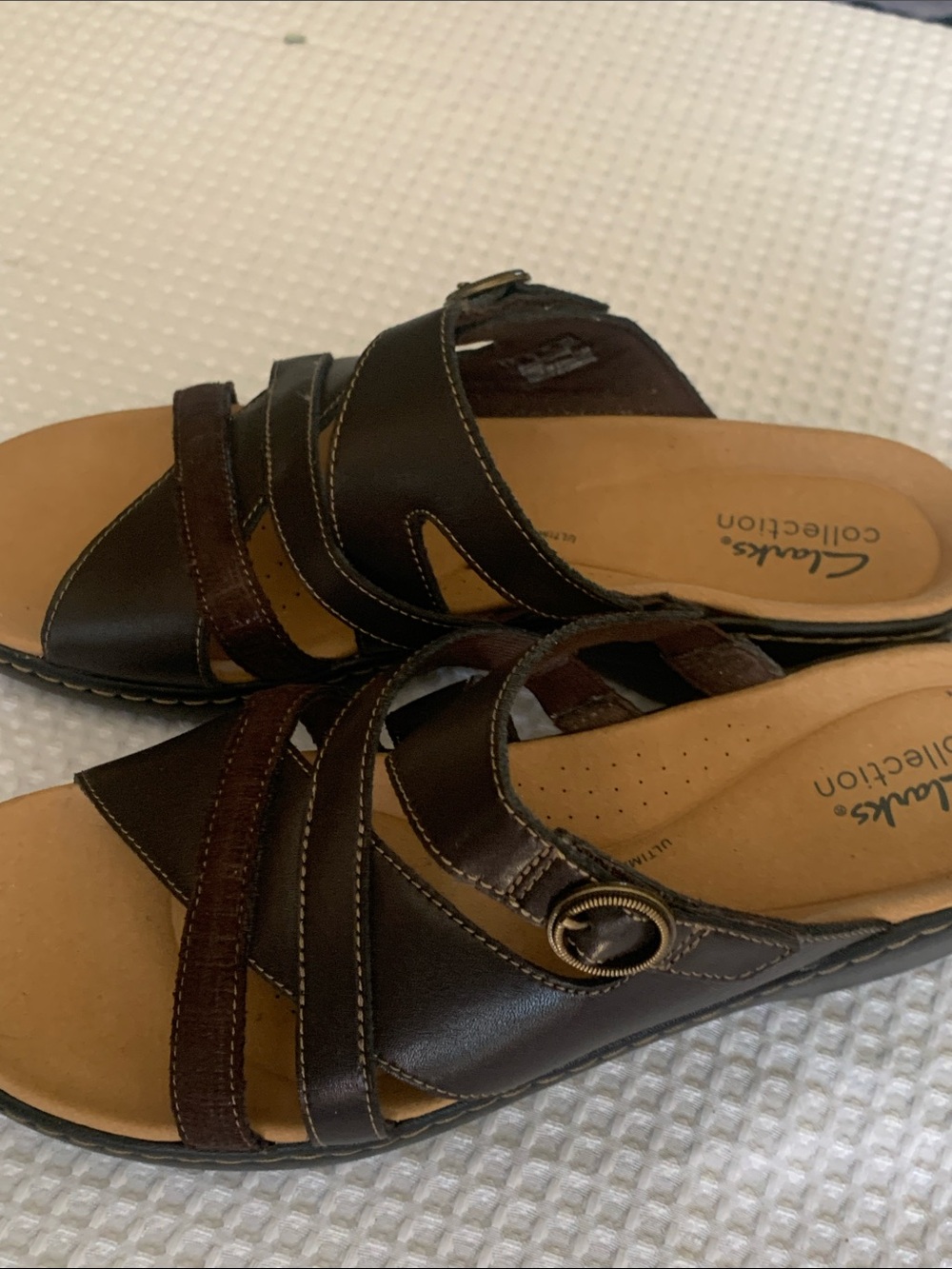Clarks Merliah Holly Dark Brown leather upper Cross-Strap Slide Sandals size 10M - Picture 4 of 8